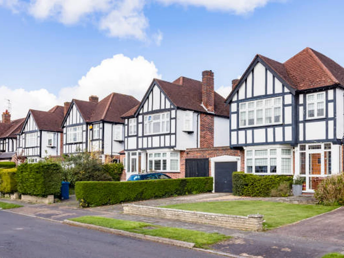 1930s mock Tudor exterior painted by Barnstaple Decorators