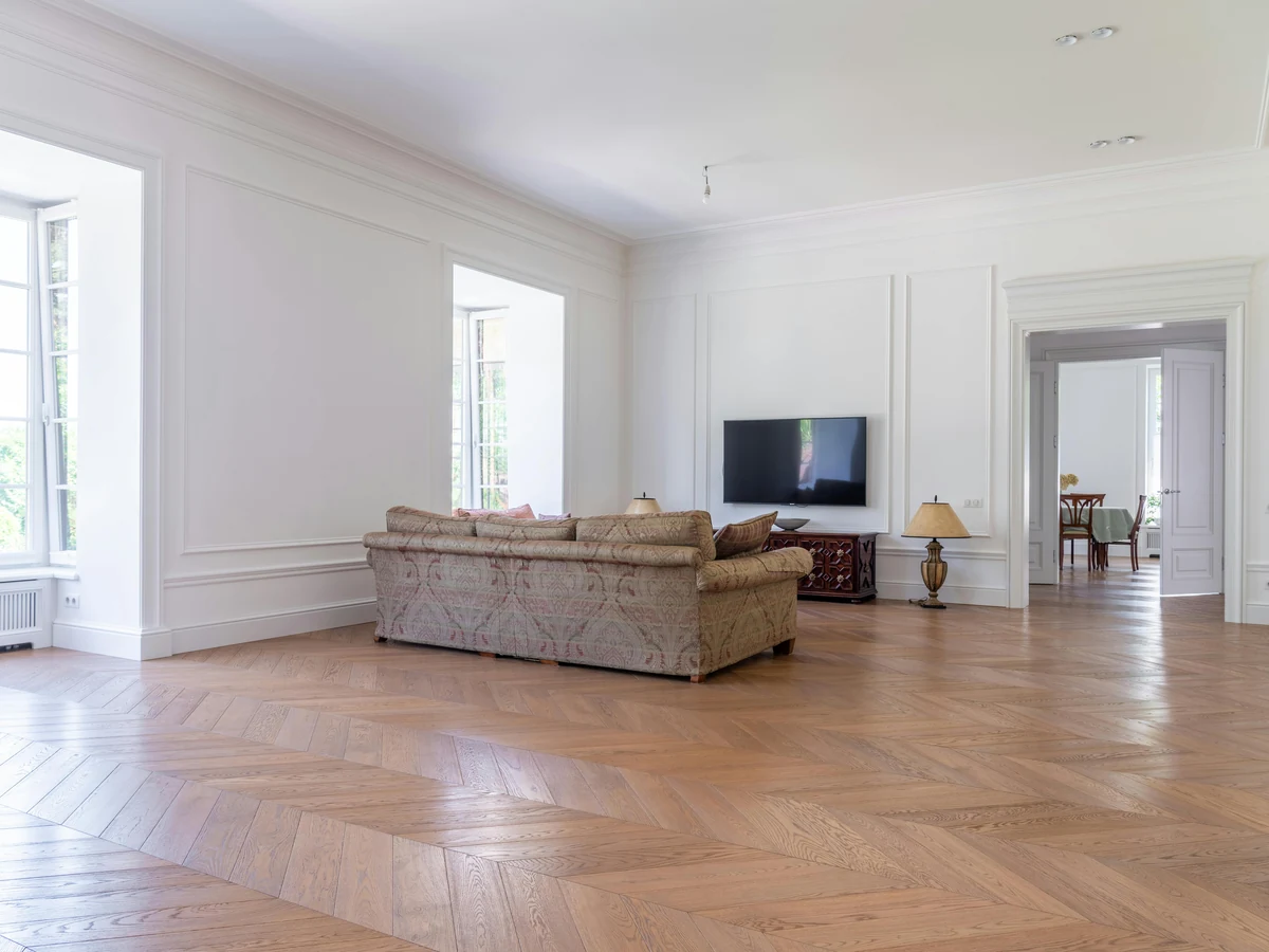 Period property living room painting in Barnstaple - large room freshly decorated